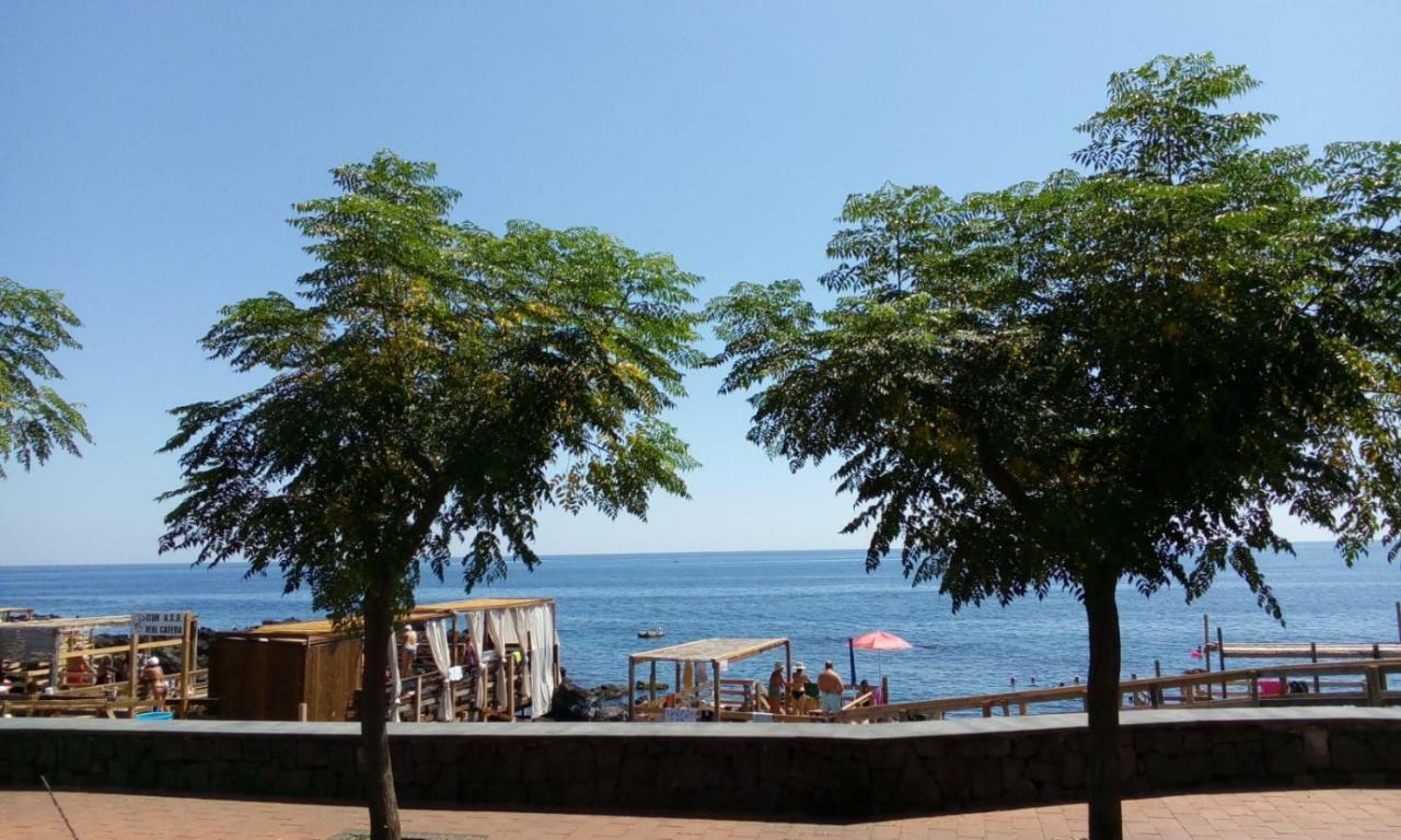 הוילה אסראלה Infinito Mare מראה חיצוני תמונה